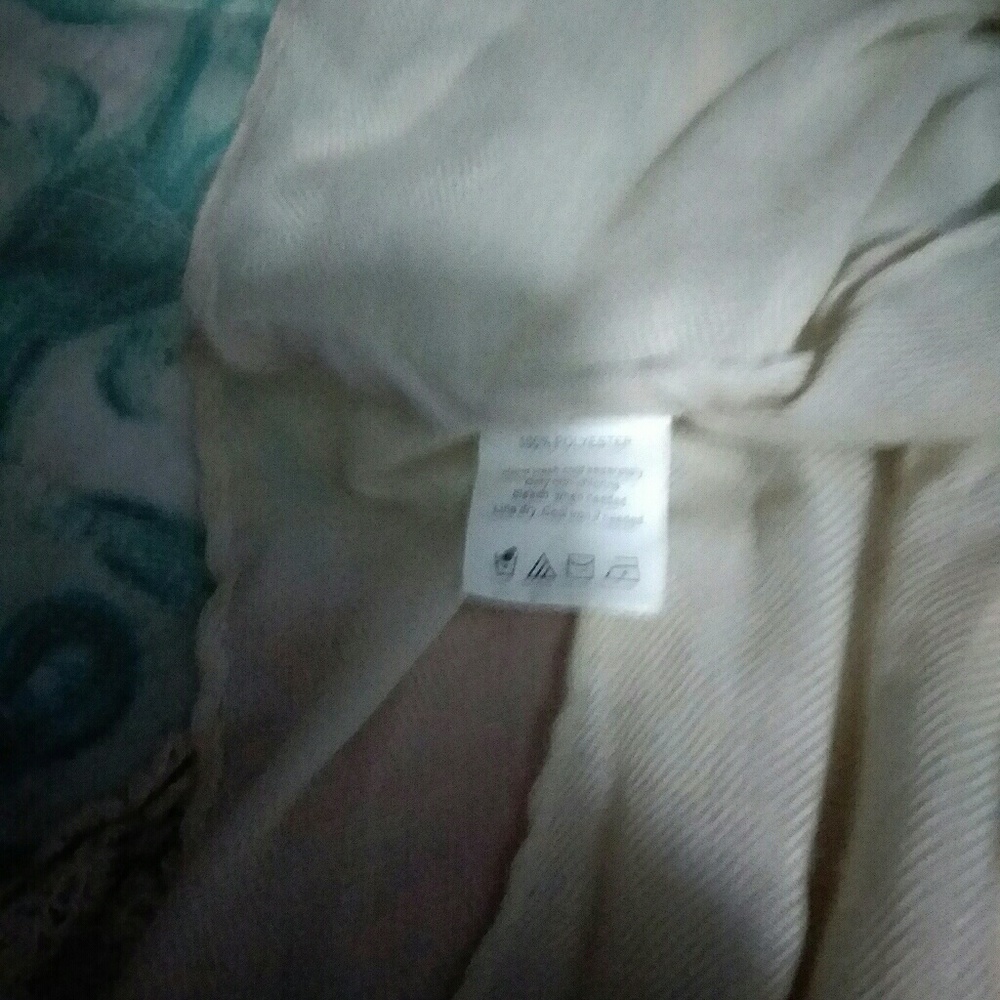 Two Light Weight Spring Scarves - Picture 4 of 4